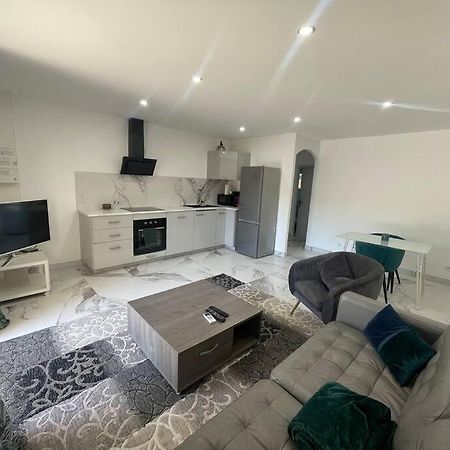 Bel Appartement Avec Parking Cabannes Exteriör bild