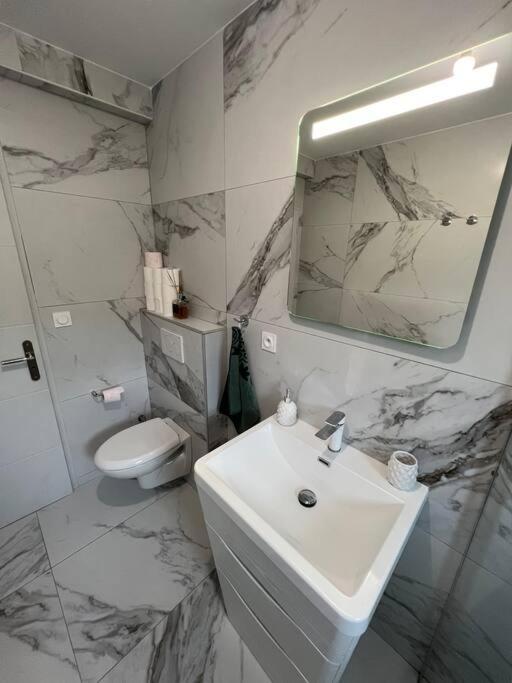 Bel Appartement Avec Parking Cabannes Exteriör bild