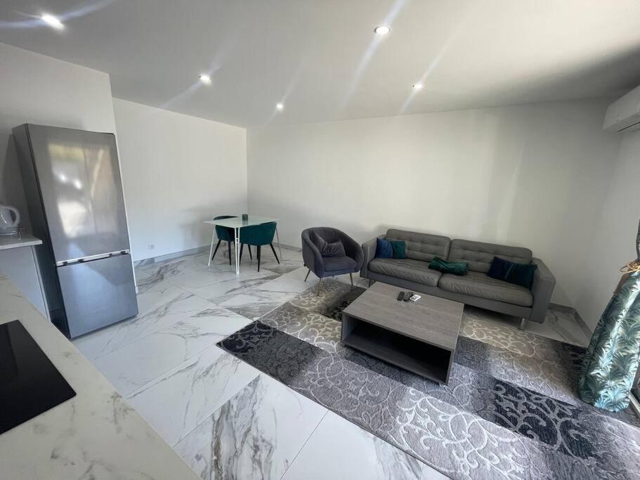 Bel Appartement Avec Parking Cabannes Exteriör bild