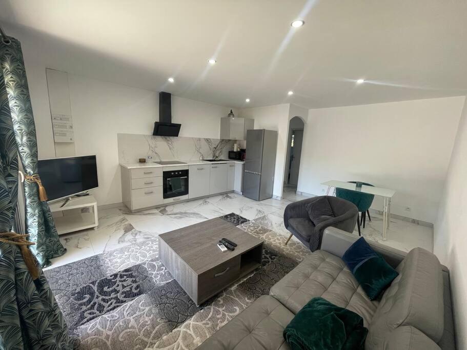 Bel Appartement Avec Parking Cabannes Exteriör bild